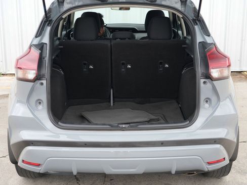 Used 2022 Nissan Kicks SV image 8