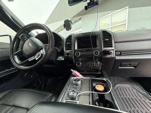 Used 2020 Ford Expedition Limited w/ Equipment Group 301A AWD/4WD image 17