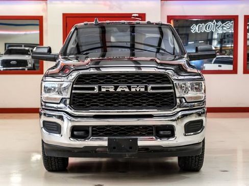 Used 2019 RAM 2500 Tradesman w/ Chrome Appearance Group image 9