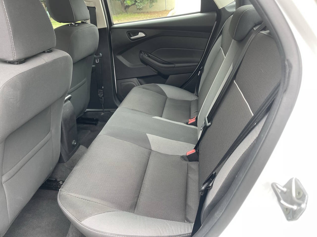 Used 2014 Ford Focus SE FWD image 12