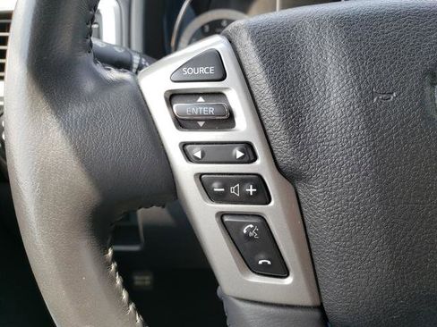 Used 2017 Nissan Titan SV AWD/4WD image 24