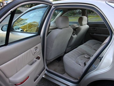 Used 2003 Buick Century Custom image 13