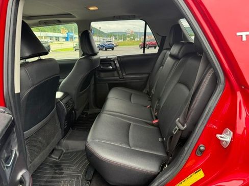 Used 2019 Toyota 4Runner TRD Off-Road Premium AWD/4WD image 8