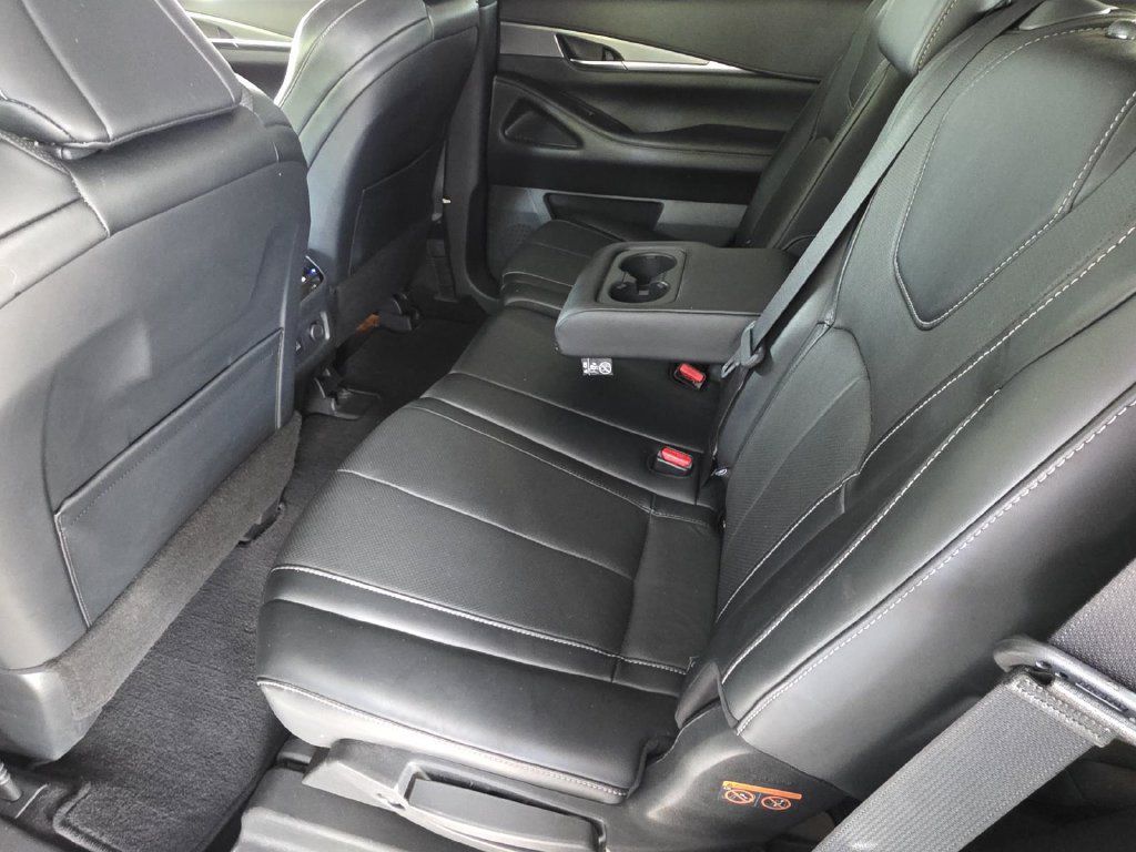 Used 2023 INFINITI QX60 Luxe w/ Cargo Package FWD image 8