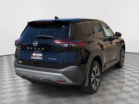 Used 2023 Nissan Rogue SV AWD/4WD image 3