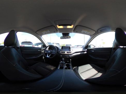 Used 2025 Nissan Altima 2.5 SV image 42