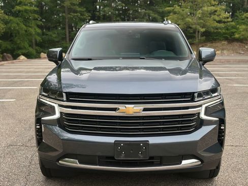 Used 2021 Chevrolet Suburban LT image 2