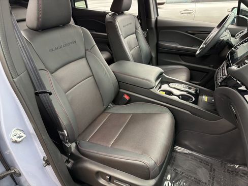 Used 2025 Honda Passport Black Edition image 30