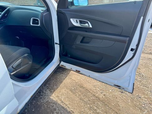 Used 2015 Chevrolet Equinox LT image 16