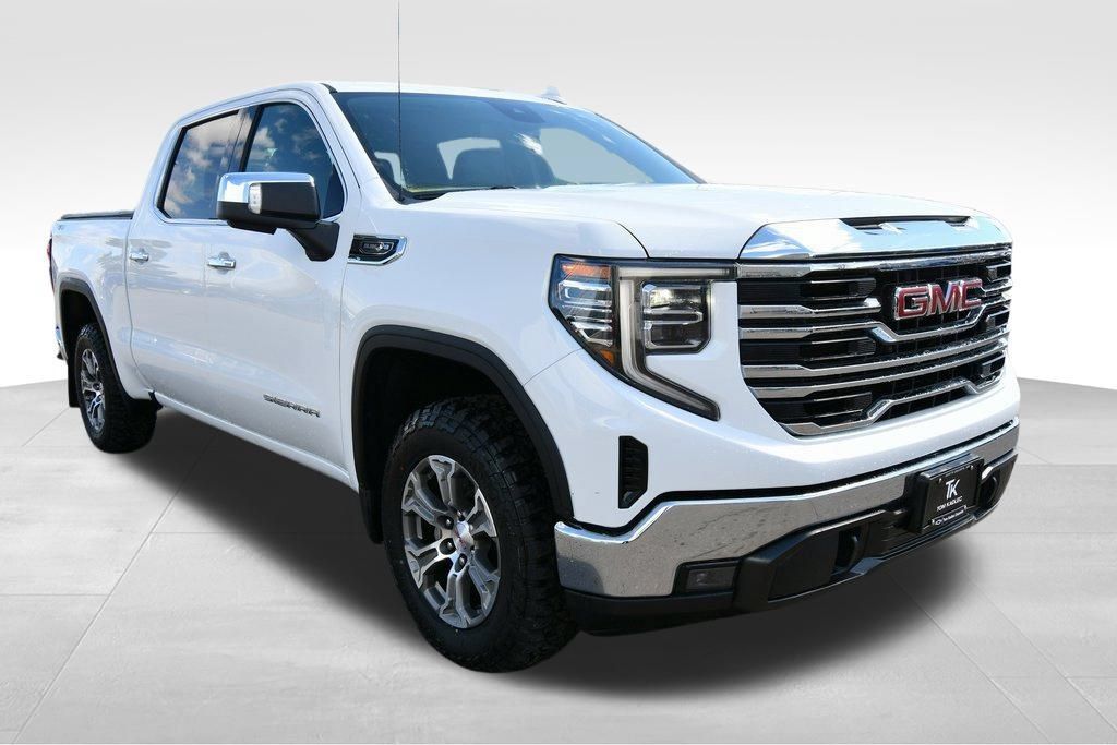 Used 2023 GMC Sierra 1500 SLT w/ SLT Convenience Package AWD/4WD image 11