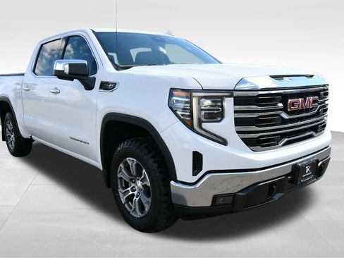Used 2023 GMC Sierra 1500 SLT w/ SLT Convenience Package AWD/4WD image 11