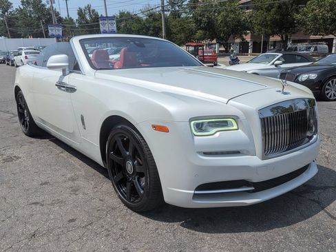 Used 2018 Rolls-Royce Dawn RWD image 64