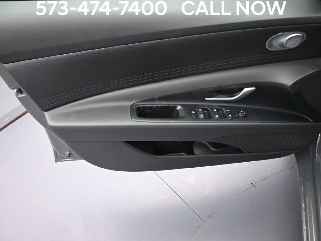 Used 2026 Hyundai Elantra SE FWD image 11