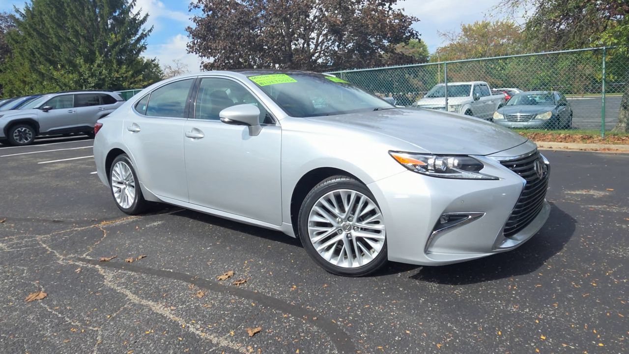 Used 2018 Lexus ES 350 w/ Luxury Package w/Wood Trim FWD image 2