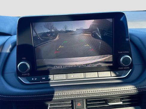 Used 2024 Nissan Rogue SV image 15