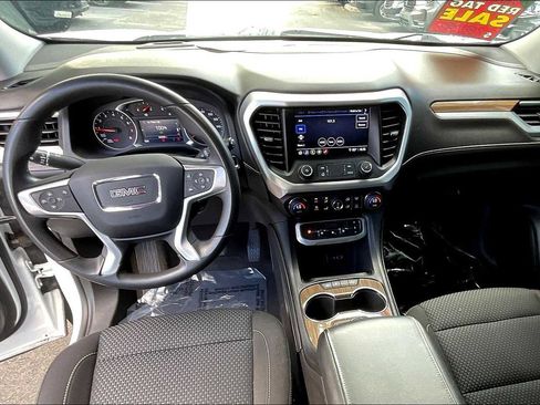 Used 2022 GMC Acadia SLE image 27