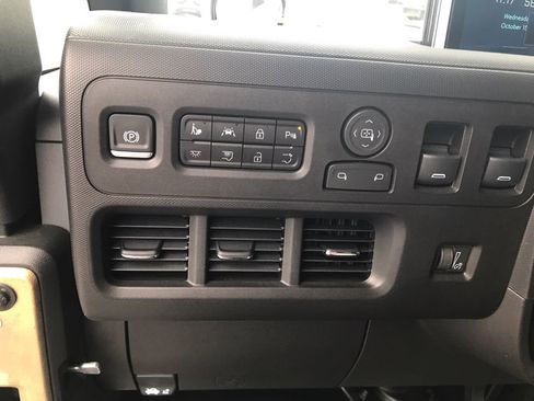 Used 2024 Chevrolet Brightdrop 600 w/ Commercial Equipment Package AWD/4WD image 18
