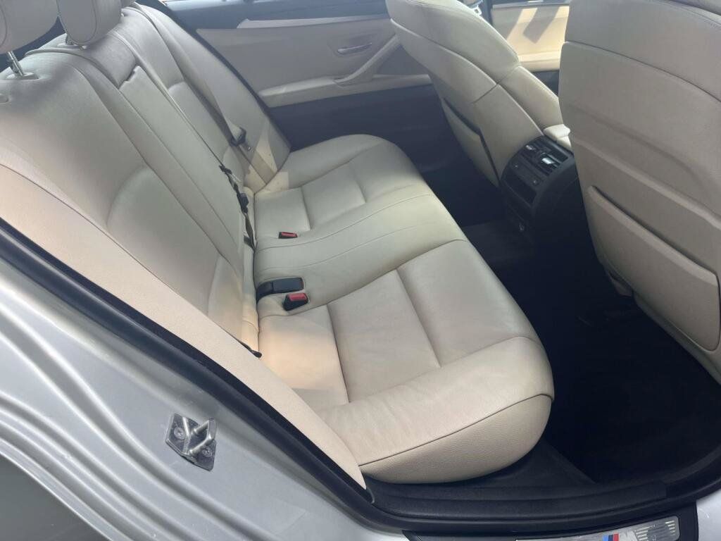 Used 2012 BMW 550i xDrive Sedan AWD/4WD image 19