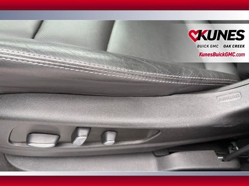 Used 2023 Cadillac XT5 Premium Luxury image 10