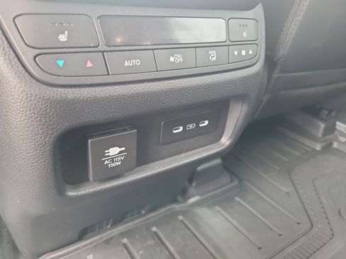 Certified 2025 Honda Pilot Elite image 19
