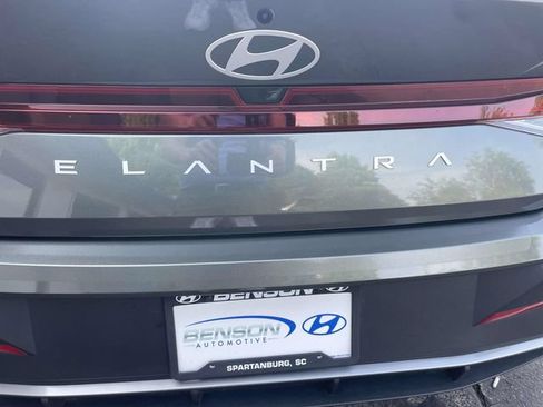 Certified 2025 Hyundai Elantra SE w/ Cargo Package FWD image 12