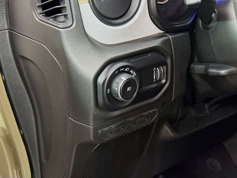 Used 2025 Jeep Wrangler Willys image 10