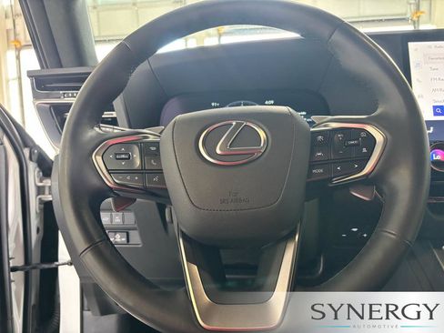 Used 2024 Lexus GX 550 w/ Accessory Package (Z1) AWD/4WD image 15