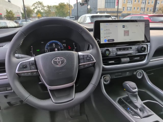 Used 2026 Toyota Grand Highlander XLE FWD image 24
