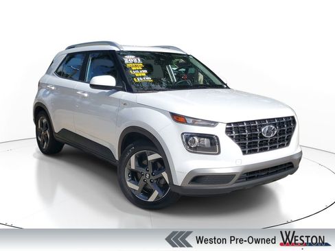 Used 2021 Hyundai Venue SEL FWD image 1