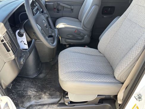 New 2025 GMC Savana 3500 LS image 19