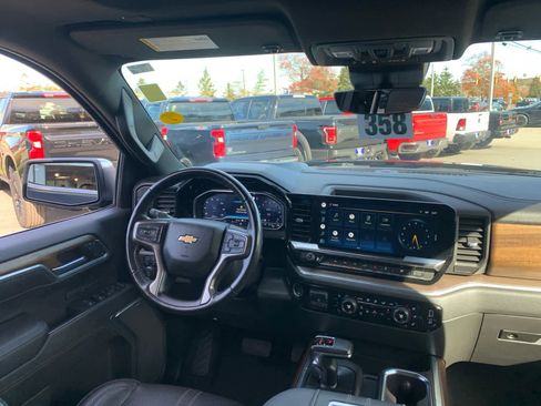 Certified 2022 Chevrolet Silverado 1500 High Country w/ High Country Premium Package image 34