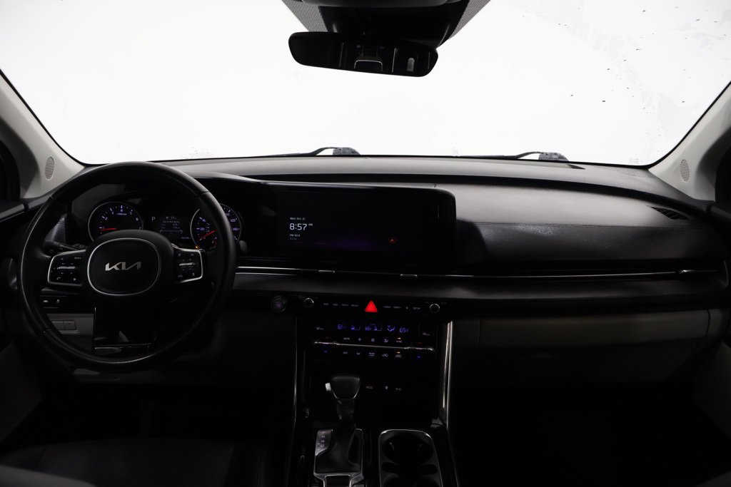 Used 2023 Kia Carnival EX FWD image 16