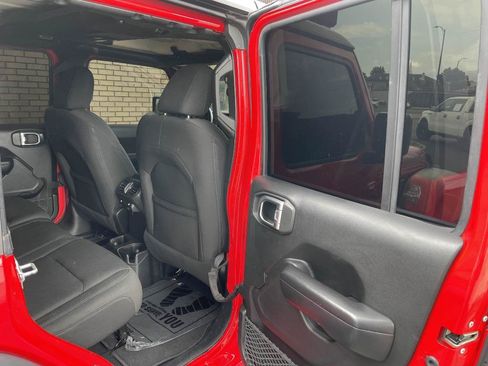 Used 2019 Jeep Wrangler Unlimited Sport S AWD/4WD image 23