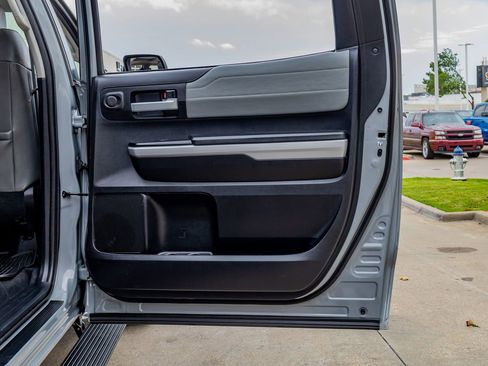 Used 2020 Toyota Tundra Limited w/ Limited Premium Package image 39