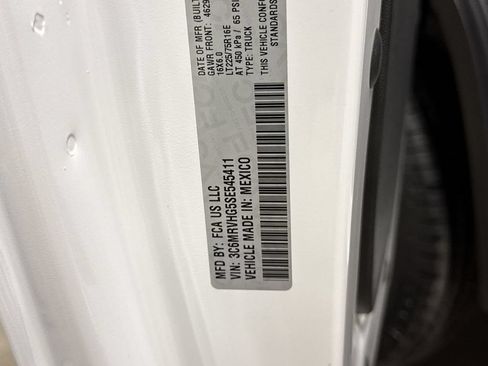 Used 2025 RAM ProMaster 3500 w/ Convenience Group FWD image 26