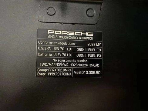 Used 2023 Porsche Macan AWD/4WD image 94