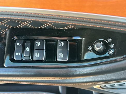 Used 2022 Jeep Grand Cherokee L Summit image 13