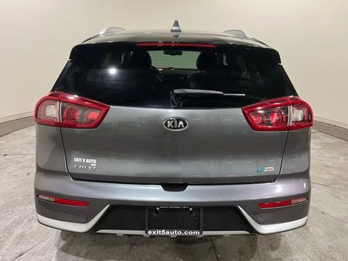 Used 2018 Kia Niro EX image 8