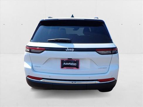 New 2025 Jeep Grand Cherokee Laredo X w/ Luxury Tech Group I image 3