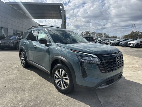 New 2026 Nissan Pathfinder SL image 6