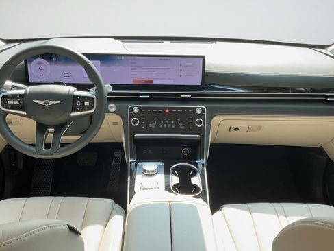 Used 2025 Genesis GV80 2.5T Standard AWD/4WD image 12