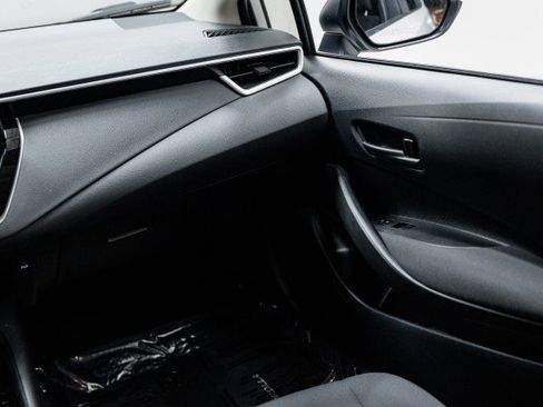 Used 2024 Toyota Corolla LE image 29