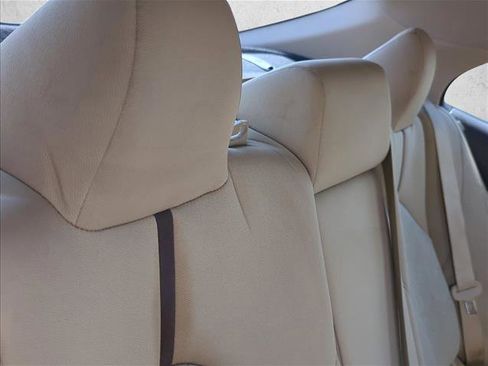 Used 2019 Toyota Camry LE image 18