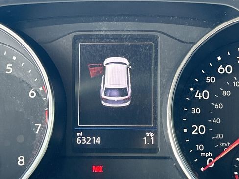 Used 2021 Volkswagen Tiguan SE R-Line image 27