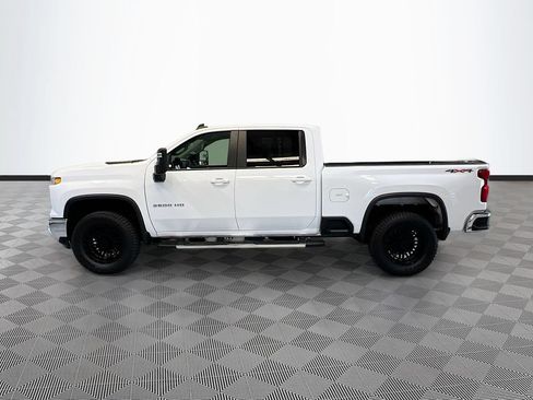 Used 2025 Chevrolet Silverado 2500 LT w/ Convenience Package AWD/4WD image 4