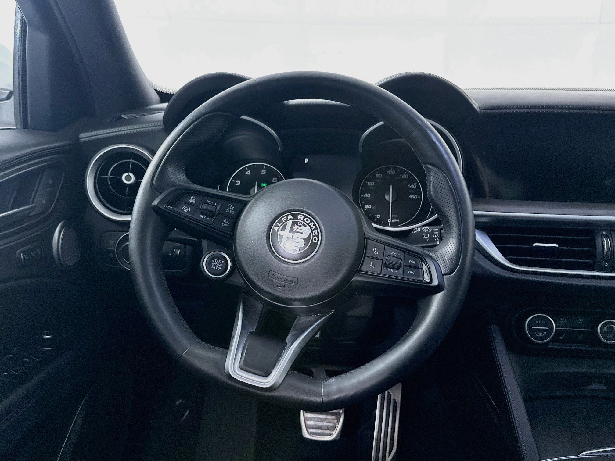 Used 2023 Alfa Romeo Stelvio Ti AWD/4WD image 18