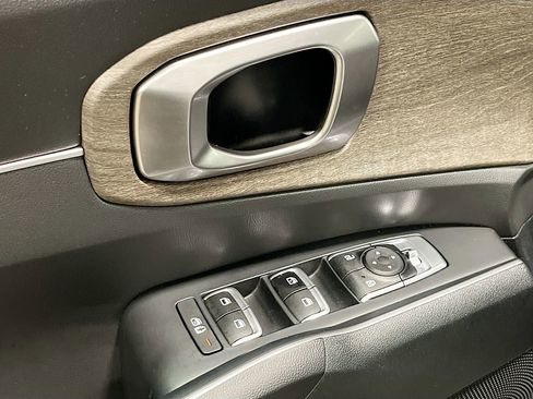 Certified 2023 Kia Sorento EX w/ Panoramic Sunroof Package FWD image 12