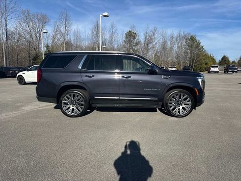 Certified 2025 GMC Yukon Denali AWD/4WD image 3