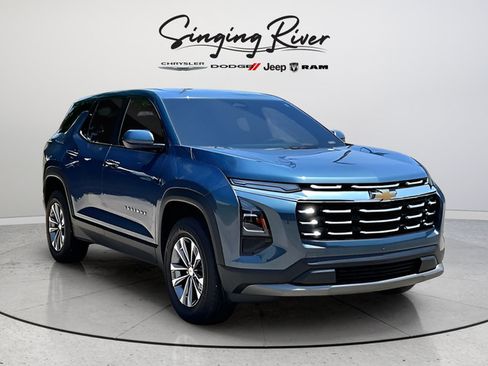 Used 2026 Chevrolet Equinox LT w/ Convenience Package II FWD image 1