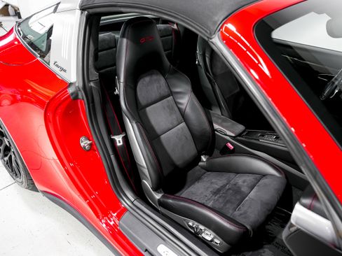 Used 2016 Porsche 911 Targa 4 GTS image 28